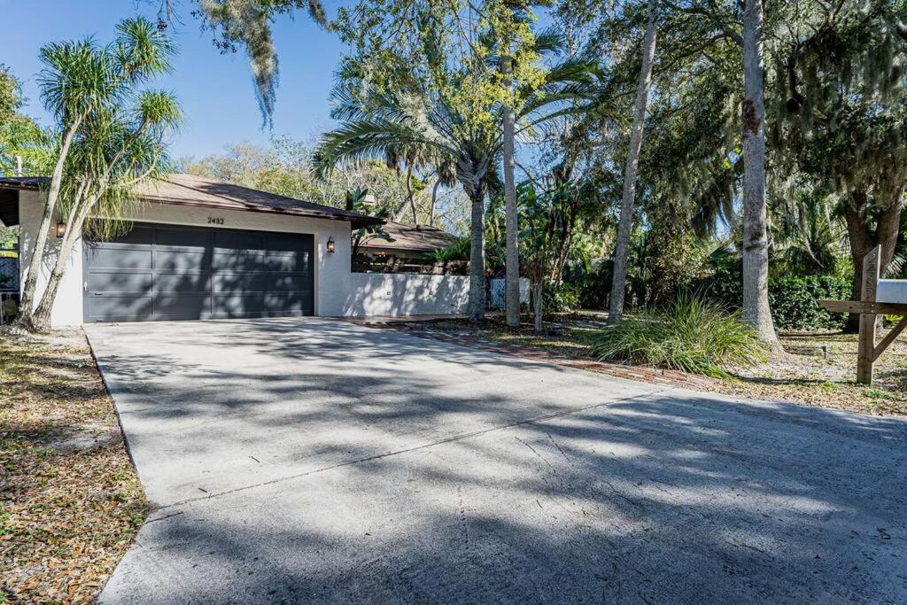 Spiritual Oasis! The Perfect Location For Those Who Have A Flair For The Healing Arts And An Eclectic, Creative Style And Sensibility.  Apartment Sarasota Exterior photo